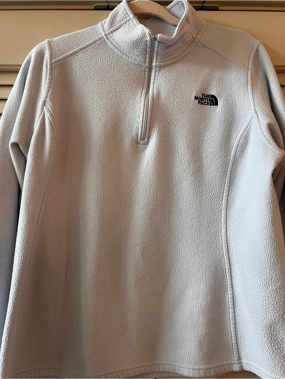 The North Face Men's Light Gray Half-Zip Fleece Pullover - Picture 3 of 9